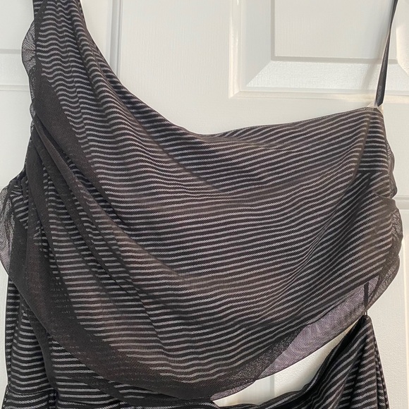 BCBG Generation Reversible Dress, size 6 - Picture 5 of 5